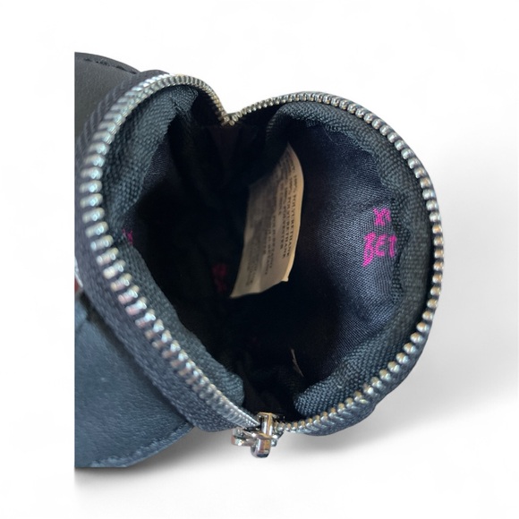 Betsy Johnson Skull Print Cat Coin Ear Bud Pouch - Picture 4 of 4